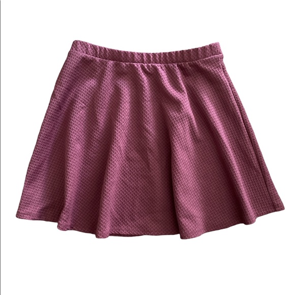 Old Navy Dresses & Skirts - Old navy burgundy skirt / not red - that is the only option I can choose on poah